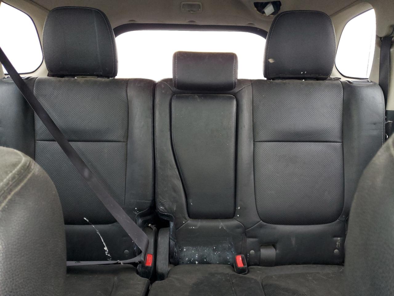 MITSUBISHI OUTLANDER SE