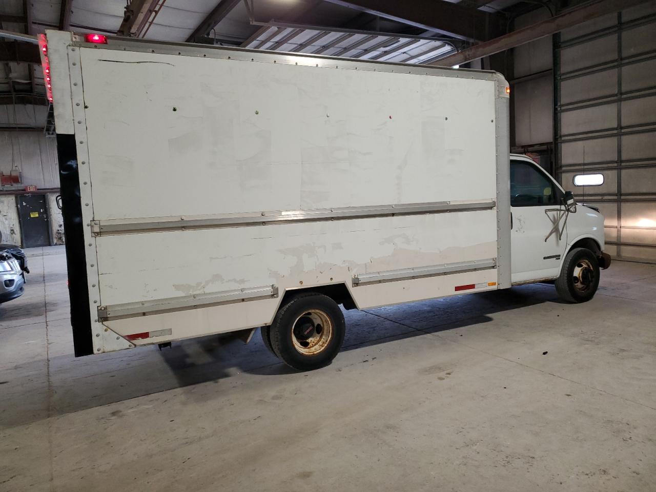 Lot #3274745837 2001 GMC 3500