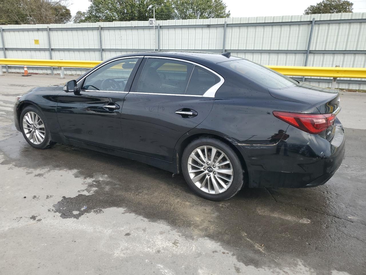 INFINITI Q50 LUXE