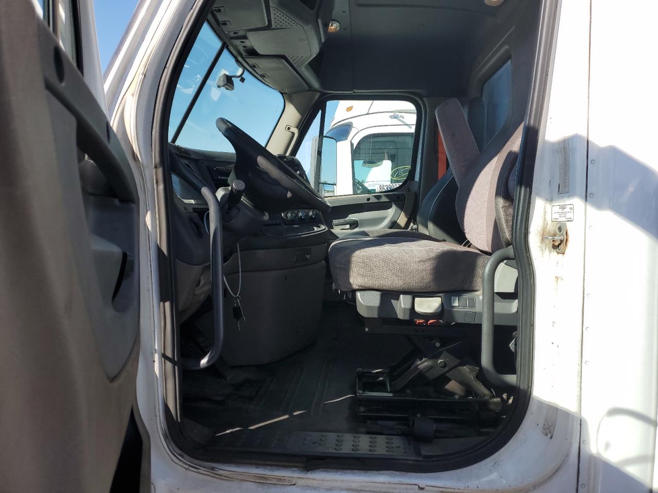 Lot #3284586322 2015 FREIGHTLINER CASCADIA