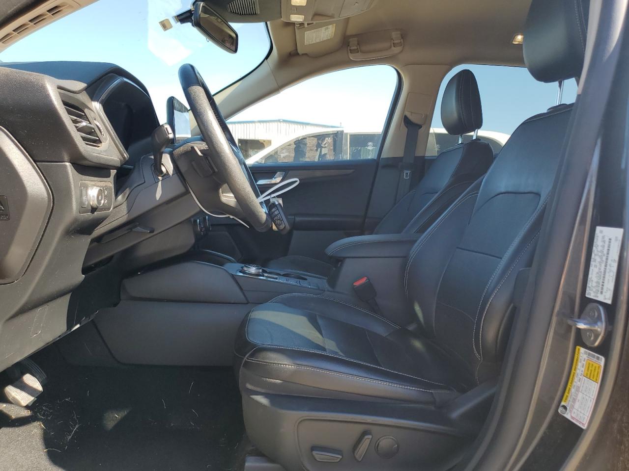 FORD ESCAPE TITANIUM