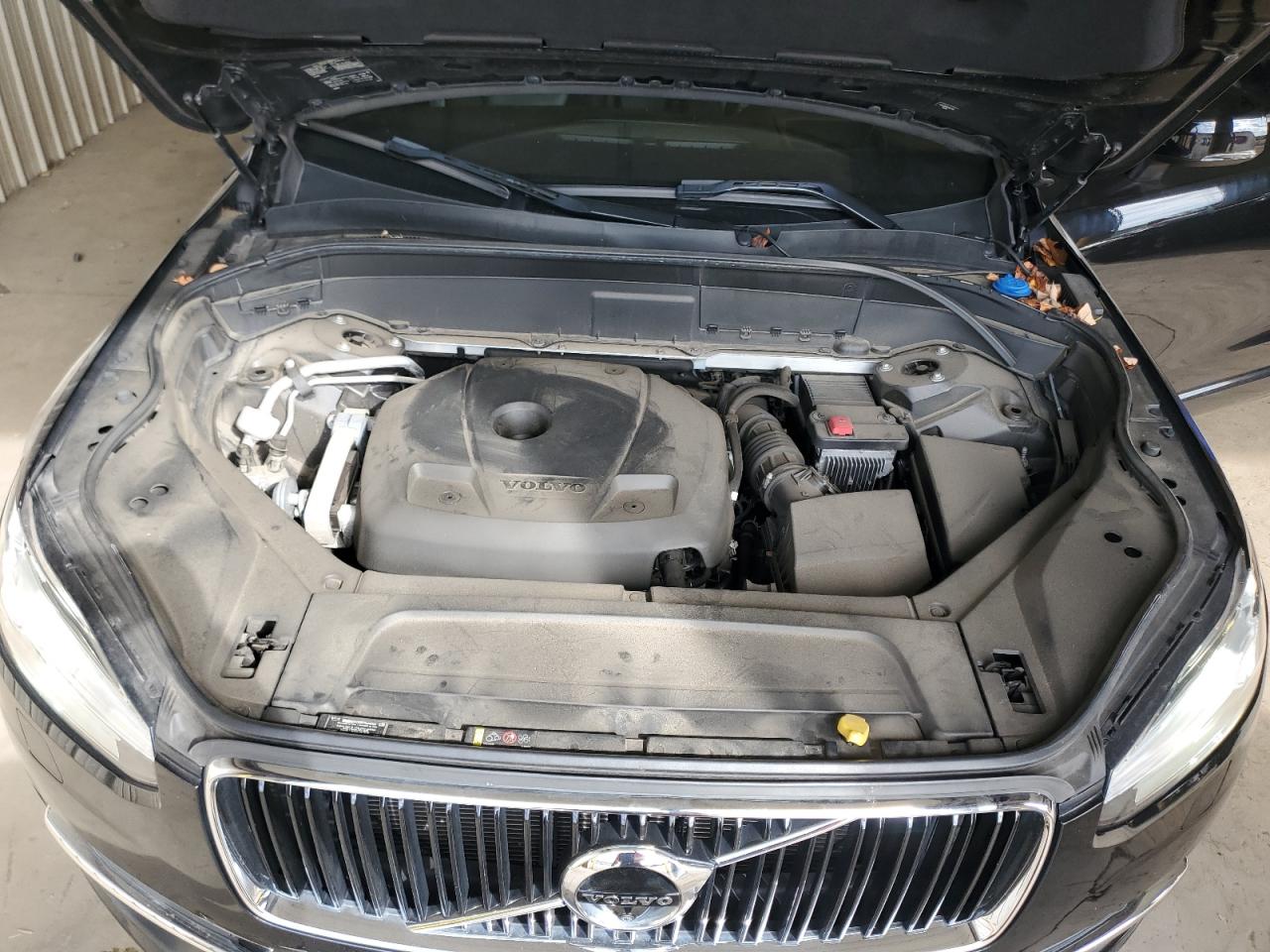 VOLVO XC90 T6 MOMENTUM