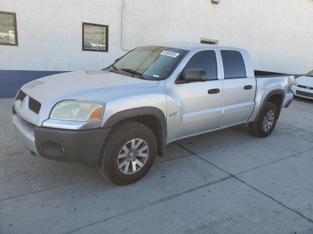 Global Auto Auctions: 2006 MITSUBISHI RAIDER DUR