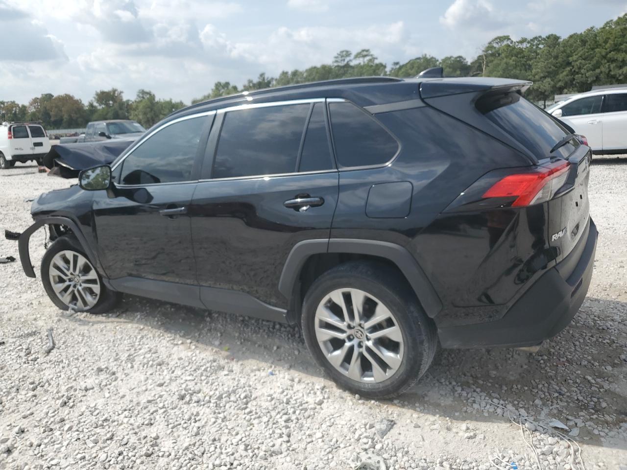 TOYOTA RAV4 XLE PREMIUM