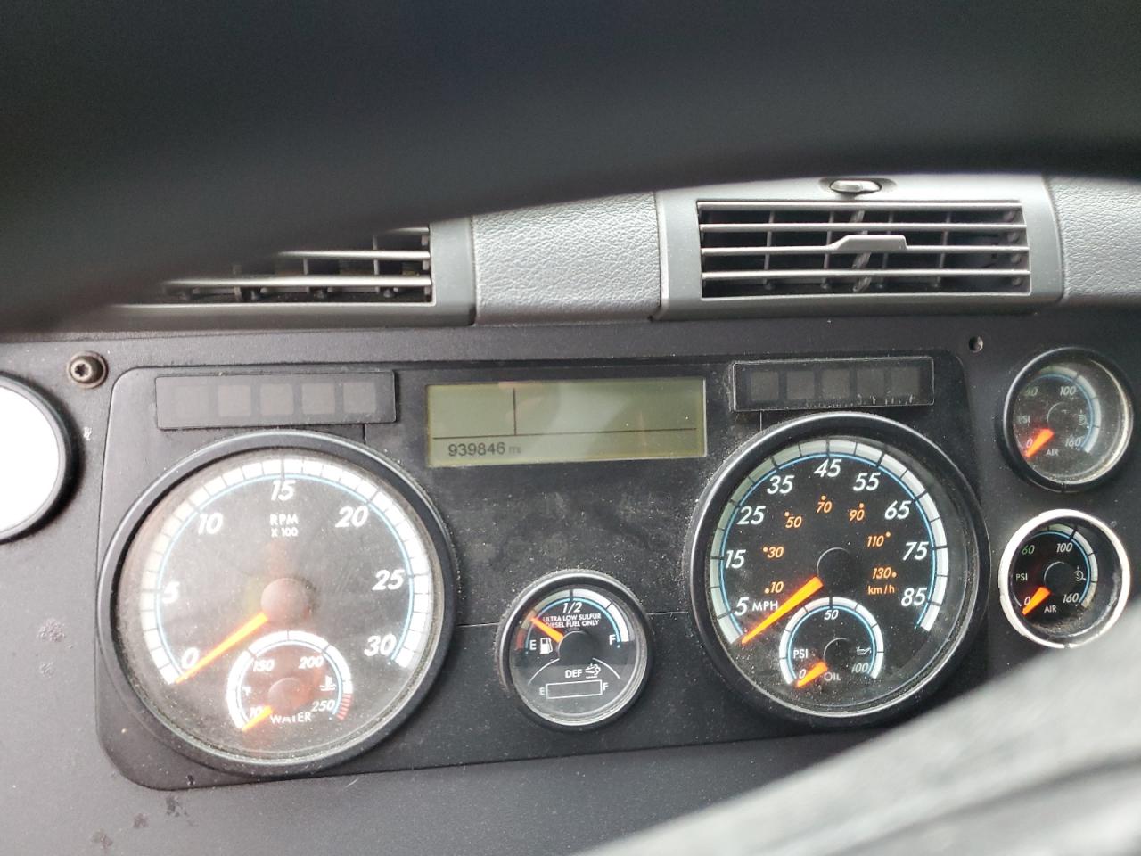 Lot #3273907779 2016 FREIGHTLINER CASCADIA 1