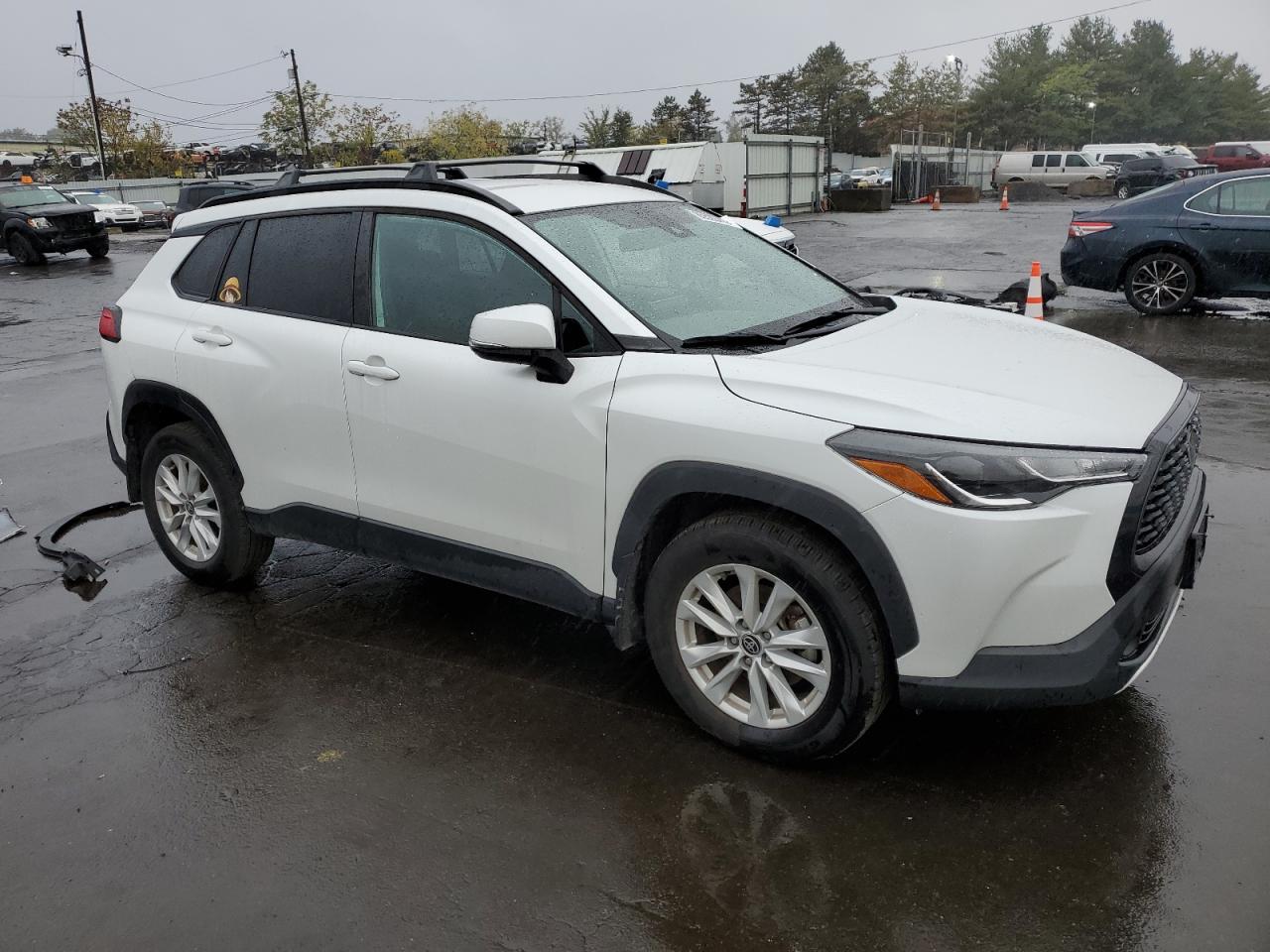 TOYOTA COROLLA CROSS LE