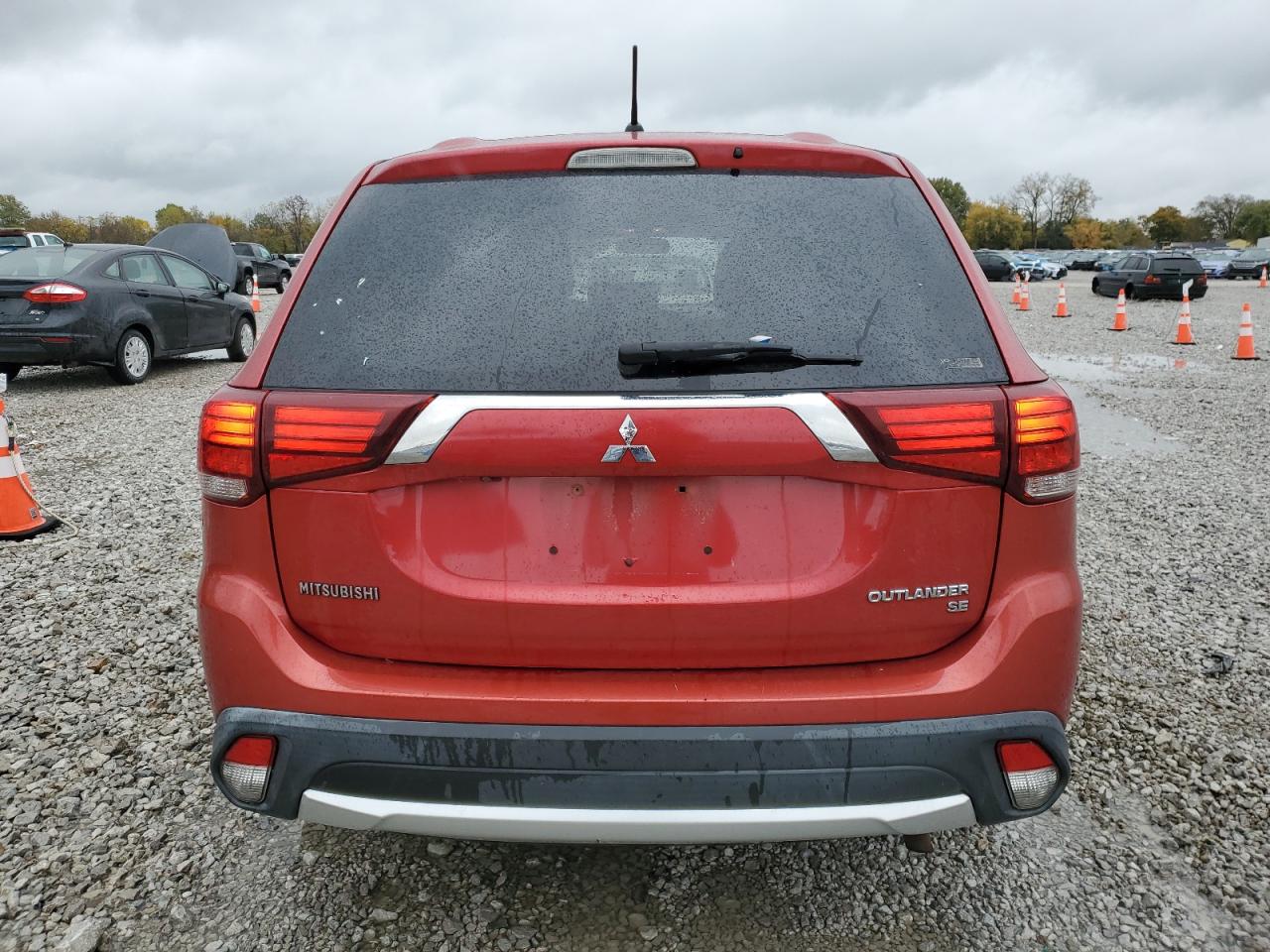 MITSUBISHI OUTLANDER SE