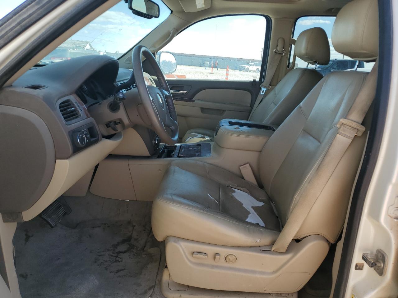 CHEVROLET TAHOE C1500 LTZ