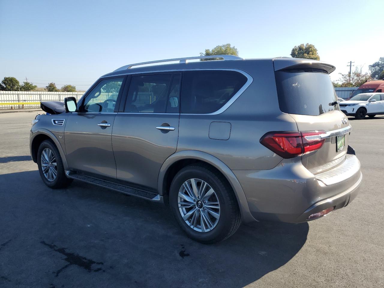 INFINITI QX80 LUXE