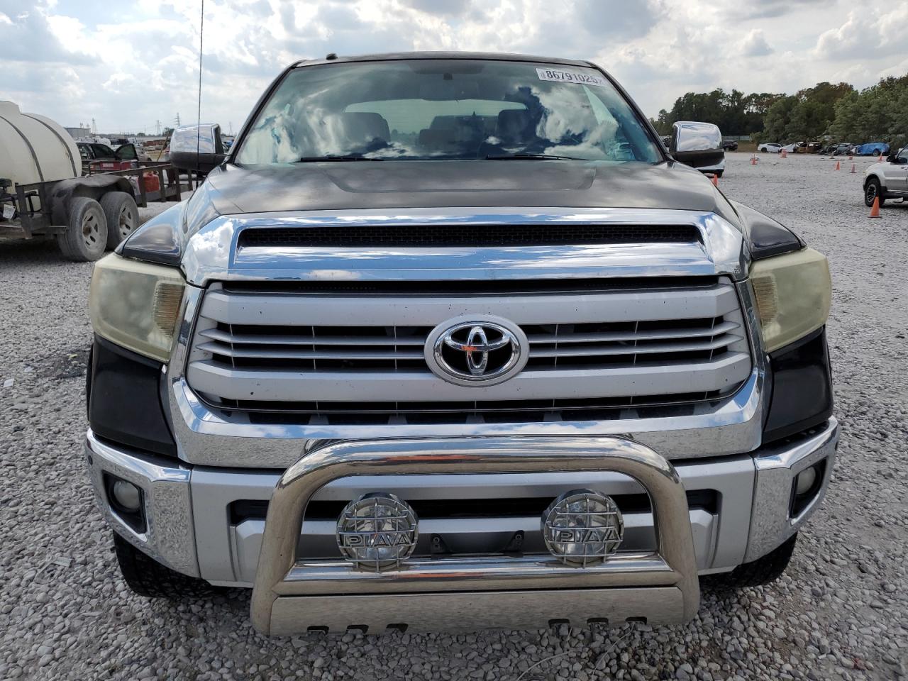 TOYOTA TUNDRA CREWMAX PLATINUM