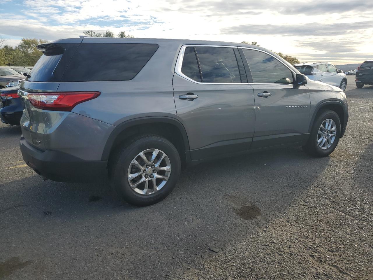 Lot #3311621239 2019 CHEVROLET TRAVERSE L