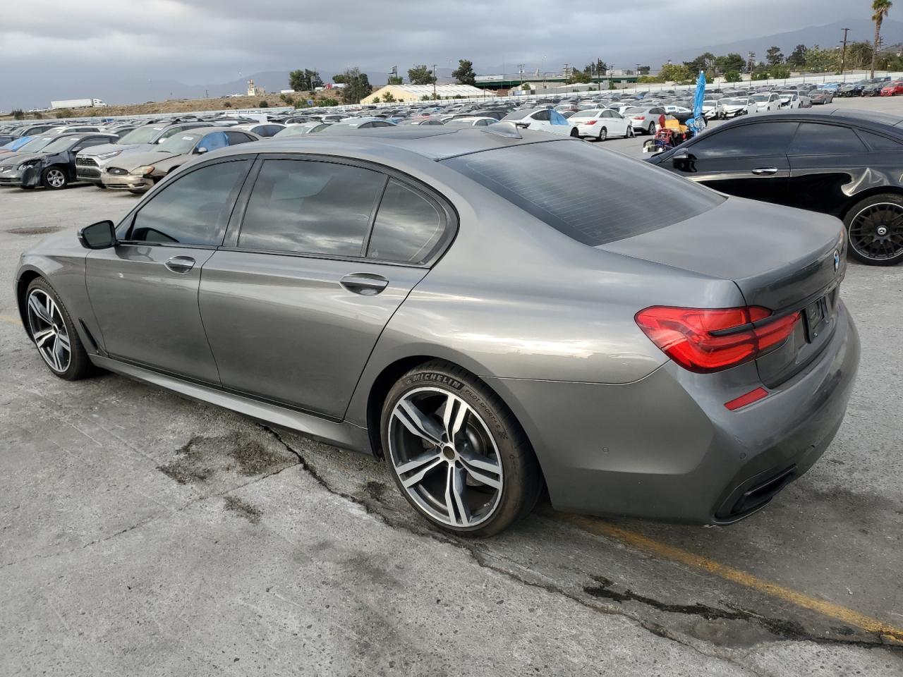 BMW 7 SERIES I