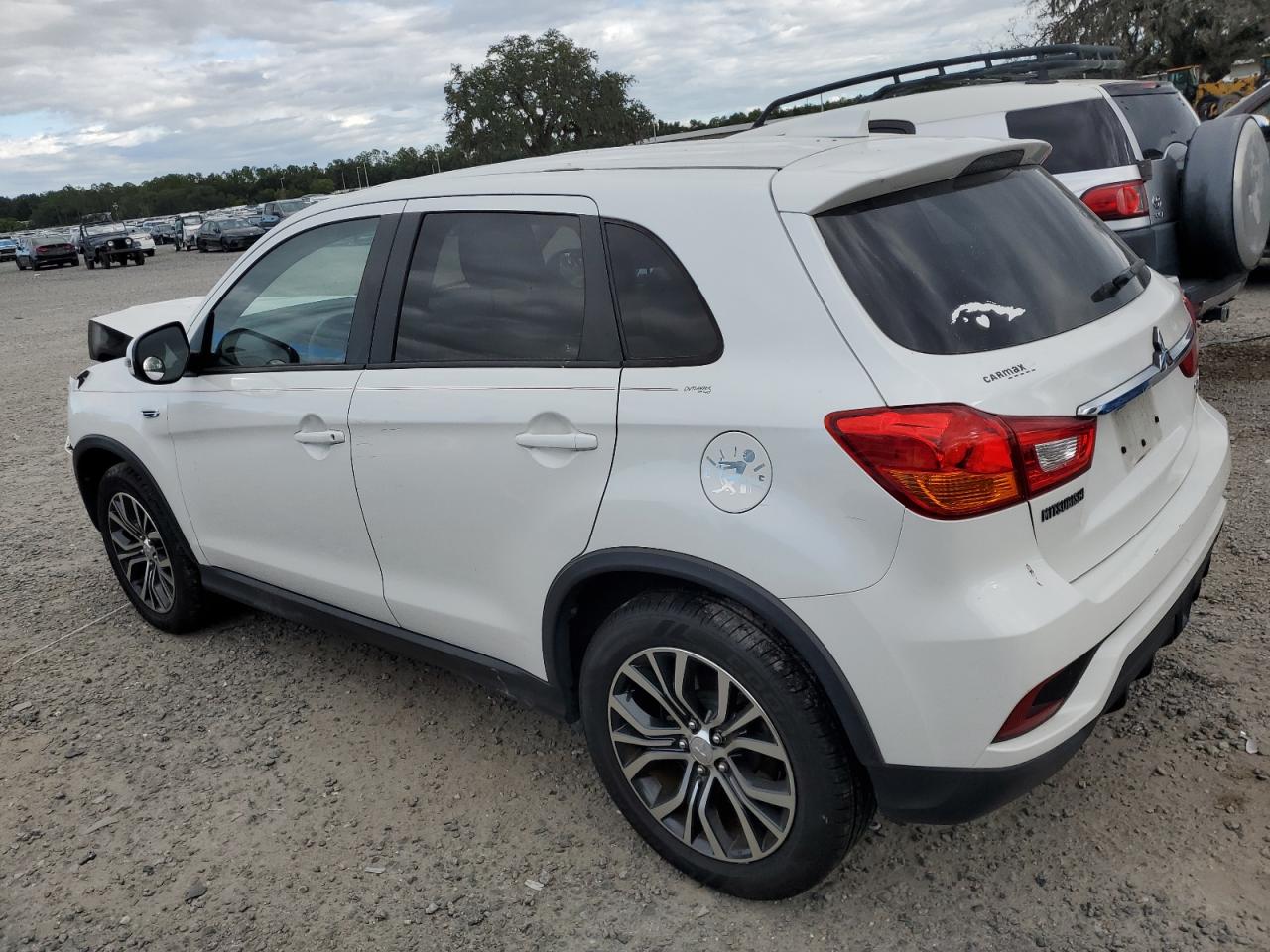 MITSUBISHI OUTLANDER ES