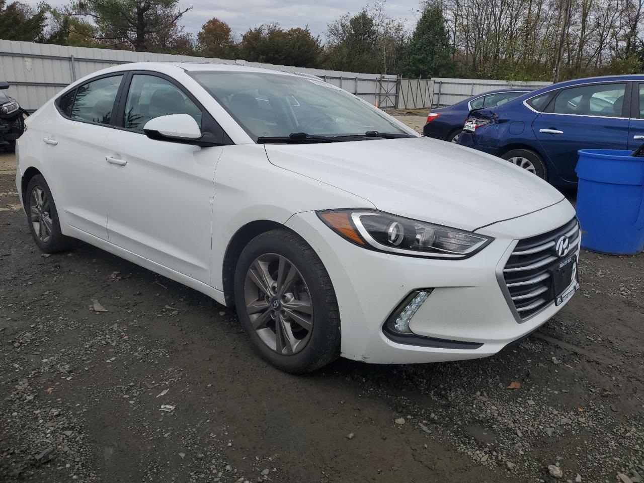 HYUNDAI ELANTRA SE