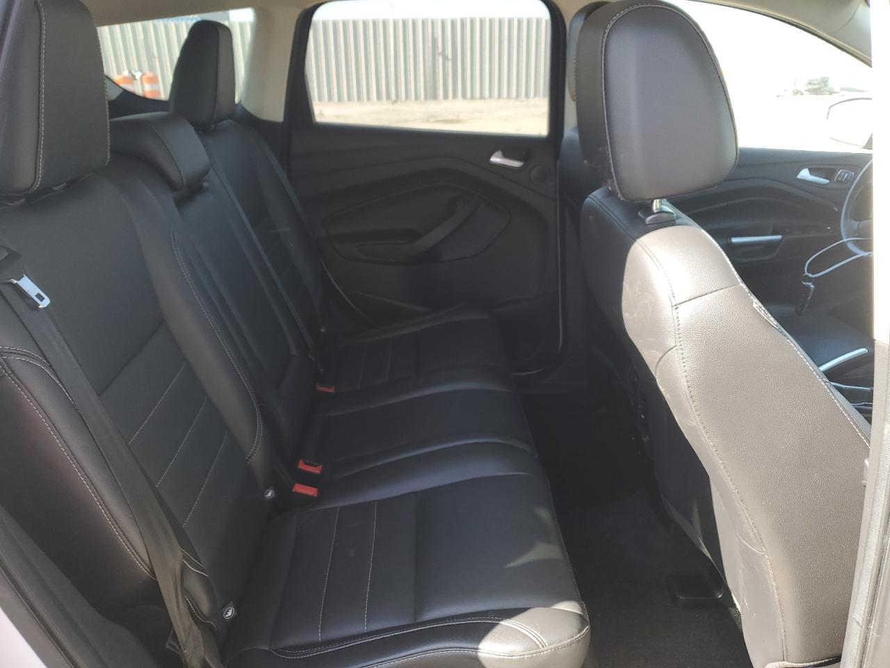 FORD ESCAPE TITANIUM