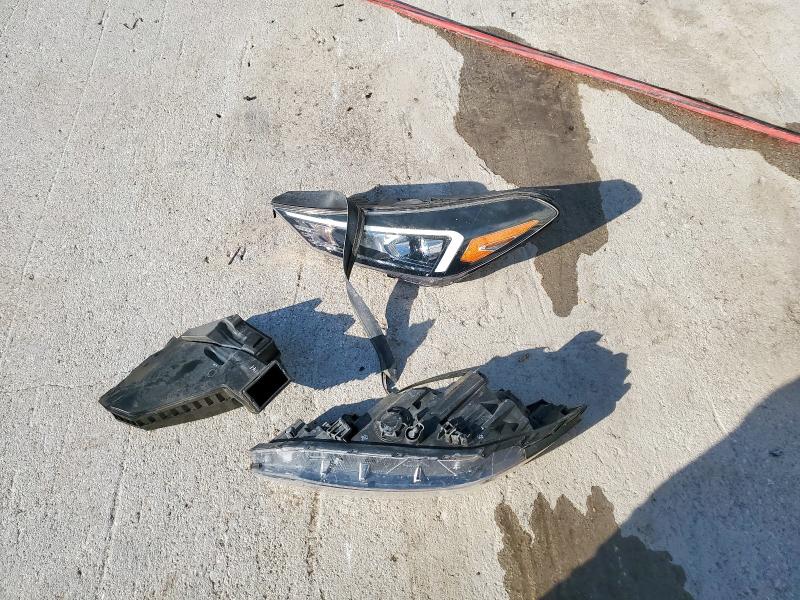 2019 HYUNDAI TUCSON SE KM8J23A42KU926957