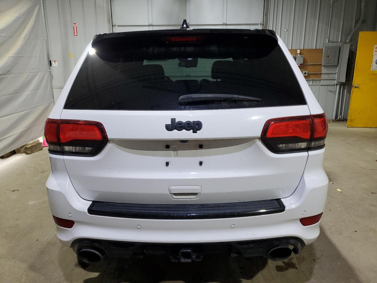 JEEP GRAND CHEROKEE SRT-8