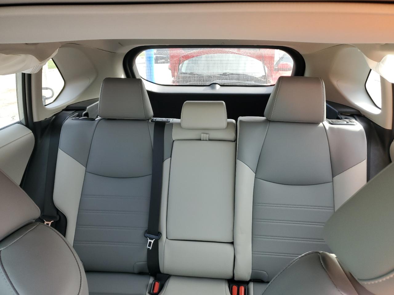 TOYOTA RAV4 XLE PREMIUM