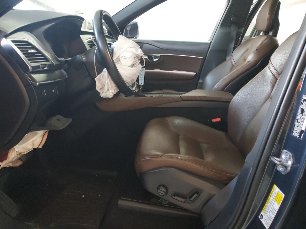 VOLVO XC90 T6 MOMENTUM