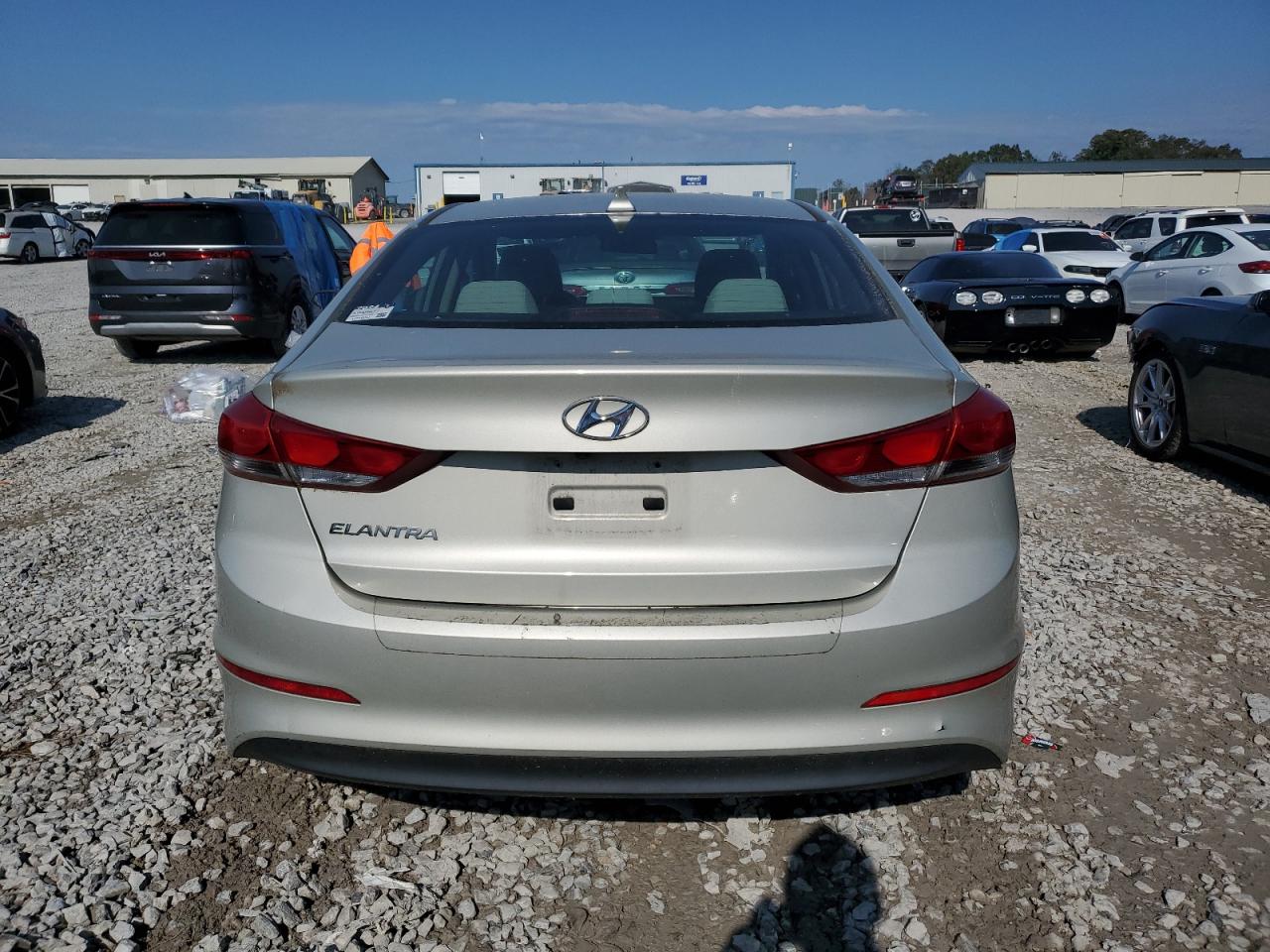 HYUNDAI ELANTRA SE