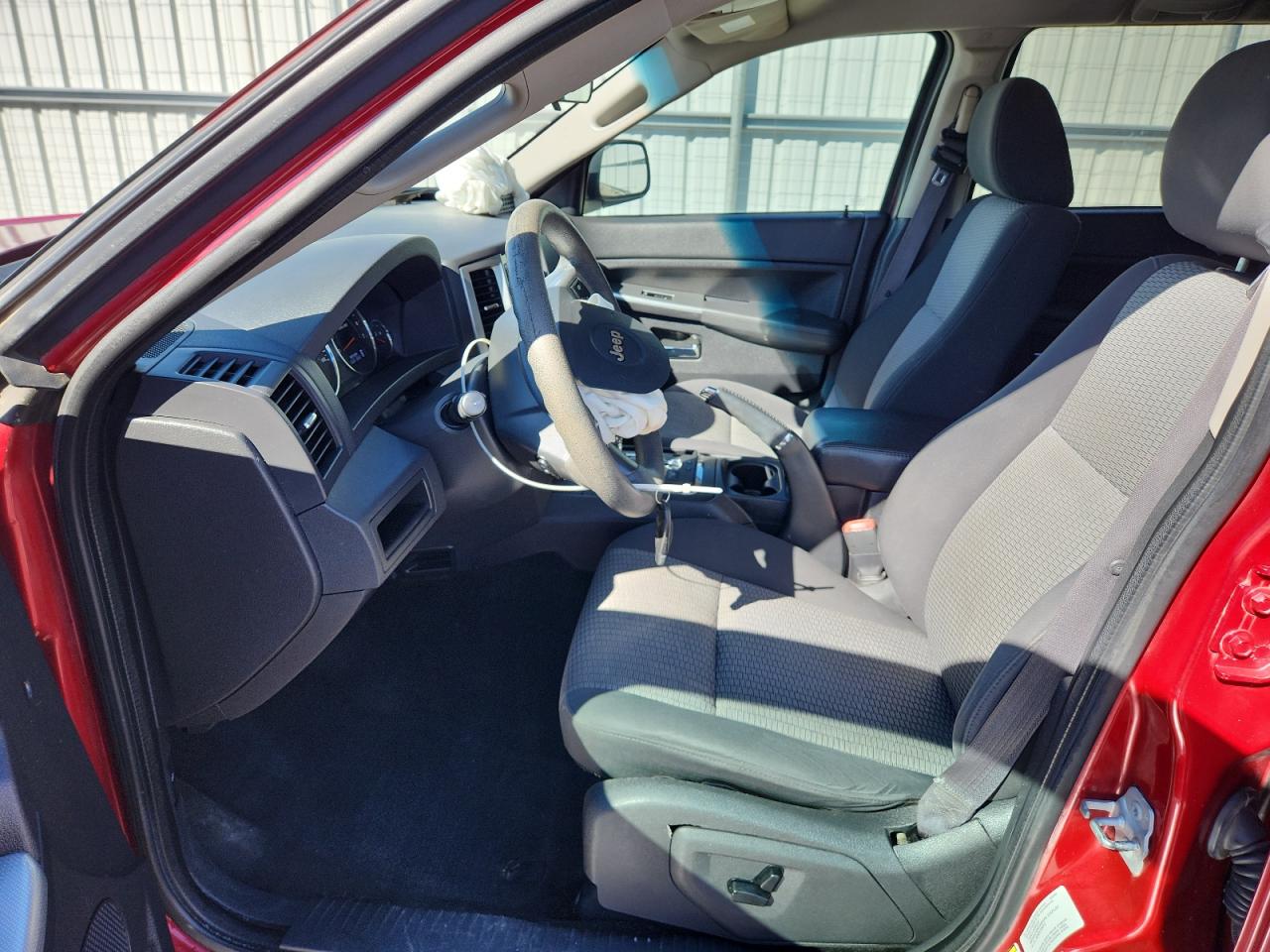 JEEP GRAND CHEROKEE LAREDO