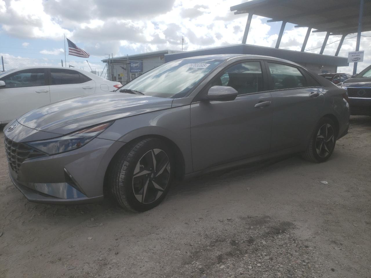 Lot #3302831899 2023 HYUNDAI ELANTRA LI