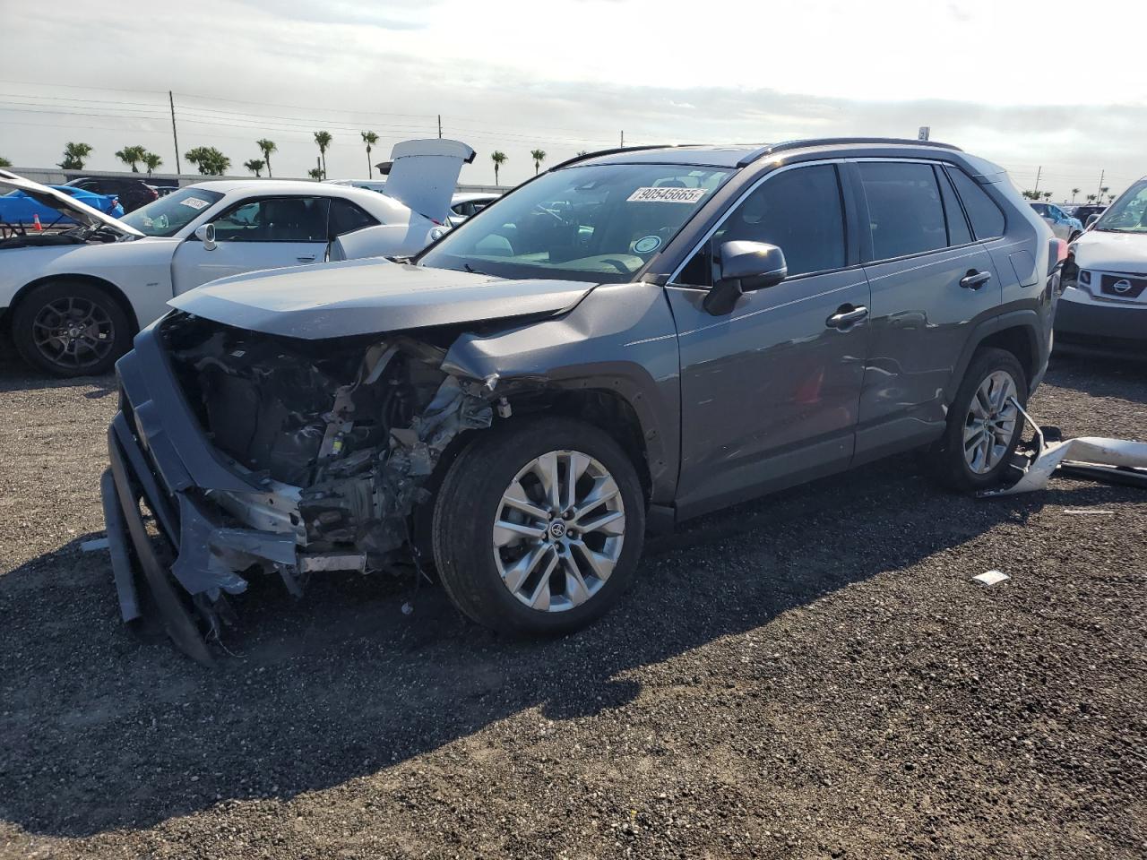 TOYOTA RAV4 XLE PREMIUM