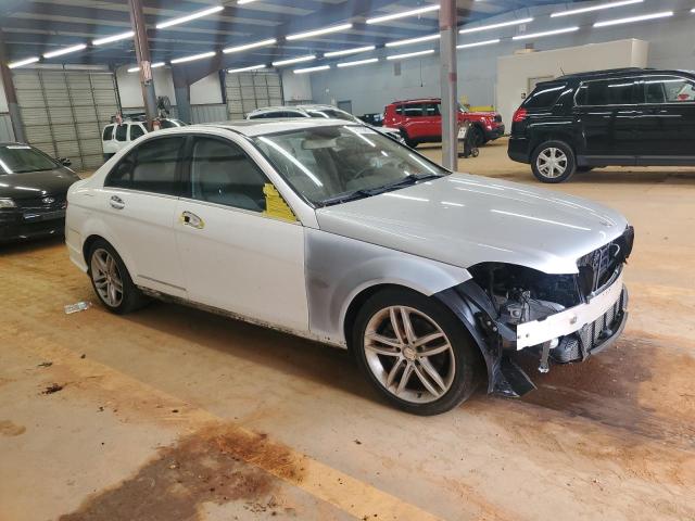 2013 MERCEDES-BENZ C 250 - WDDGF4HB7DR262163