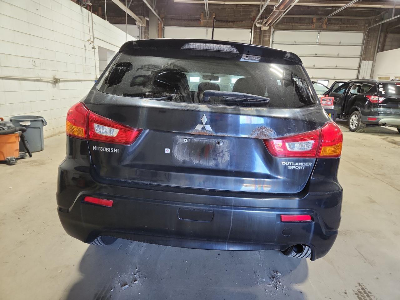 MITSUBISHI OUTLANDER ES