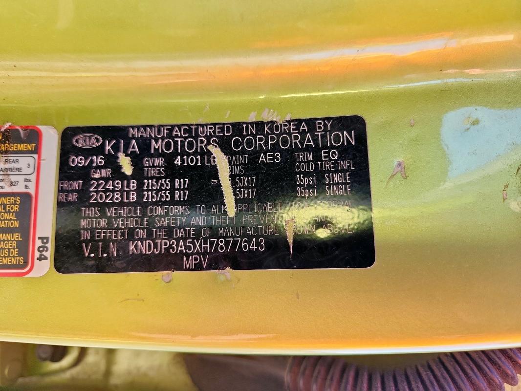 2017 KIA SOUL + - KNDJP3A5XH7877643