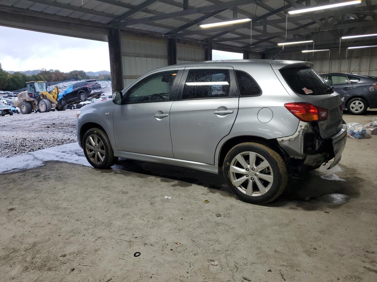 MITSUBISHI OUTLANDER SE