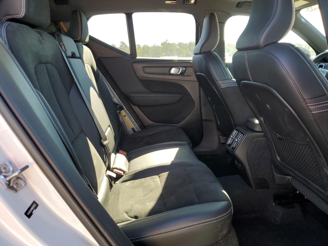 VOLVO XC40 T5 R-DESIGN