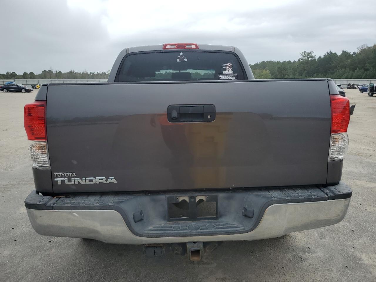 TOYOTA TUNDRA CREWMAX SR5