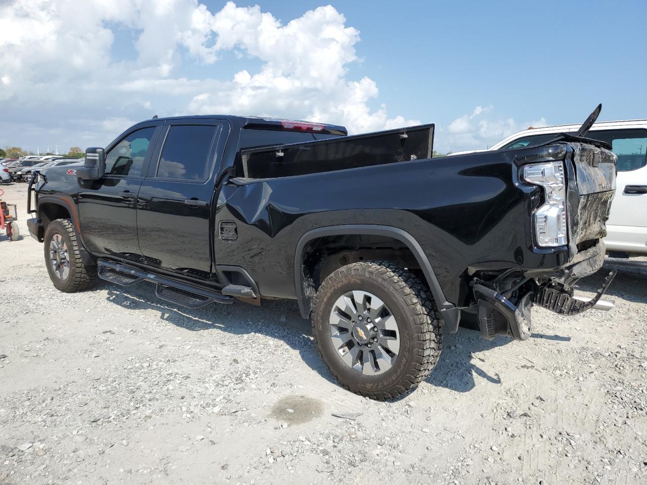 CHEVROLET SILVERADO K2500 CUSTOM