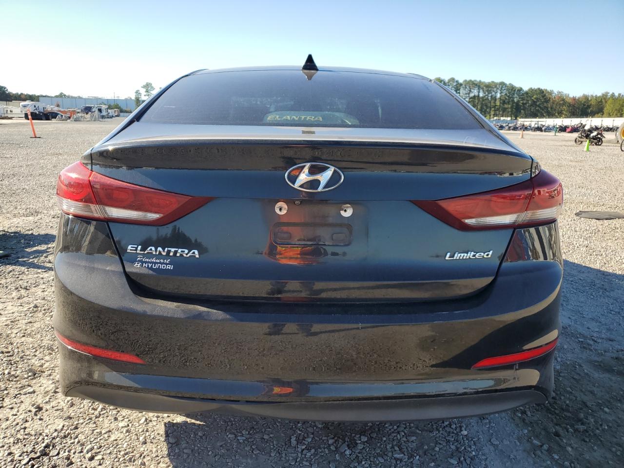 HYUNDAI ELANTRA SE