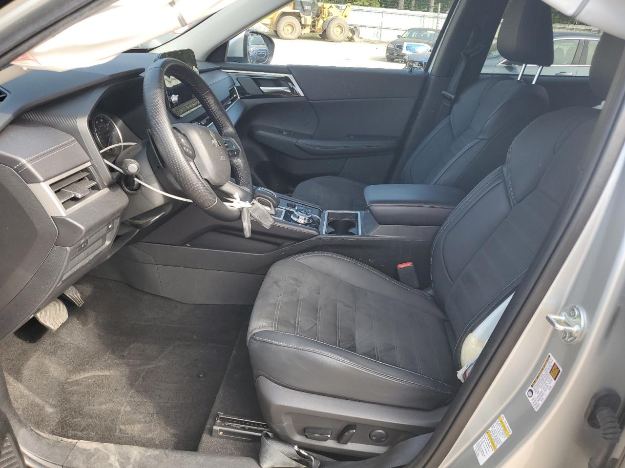 MITSUBISHI OUTLANDER SE