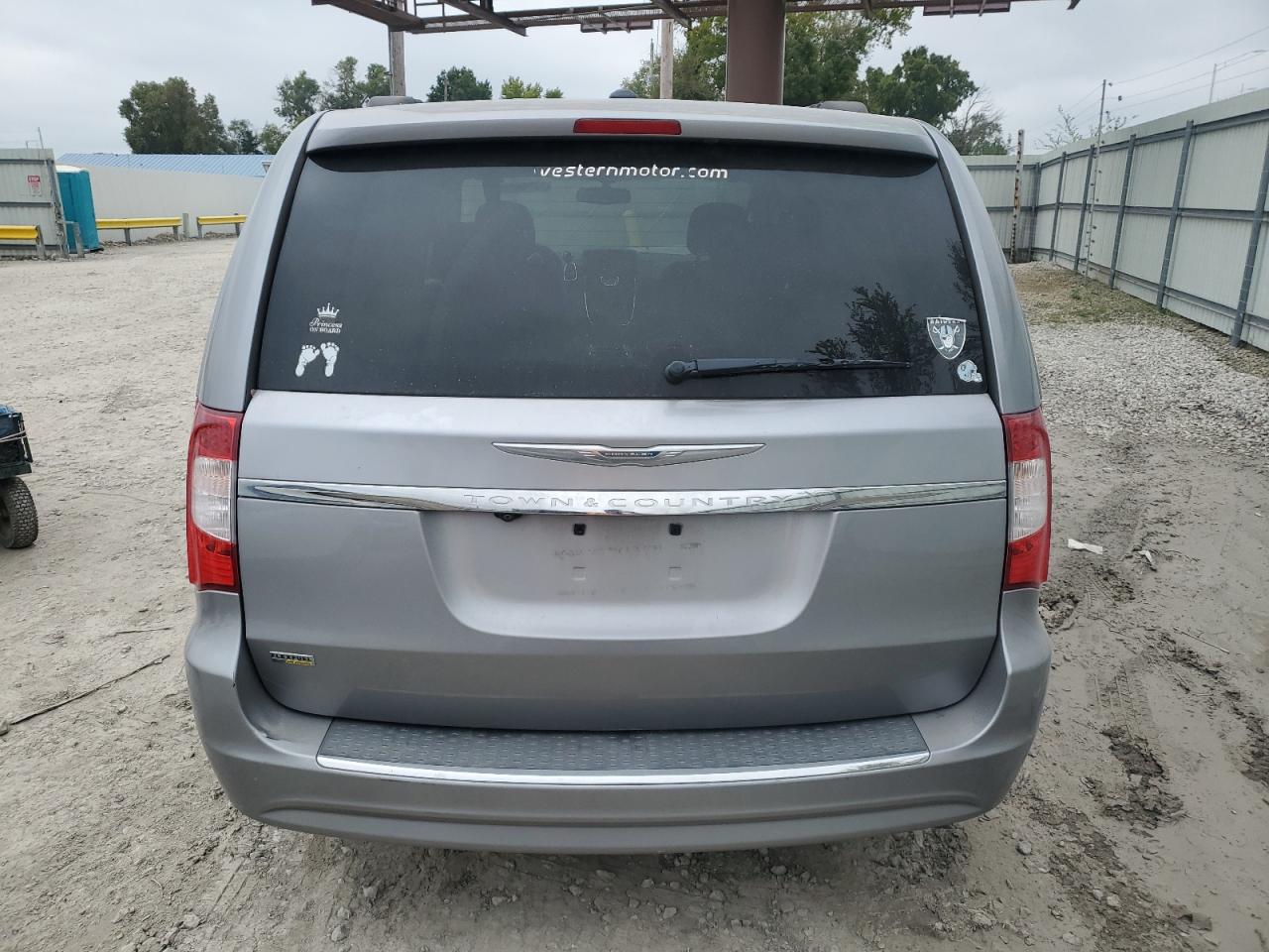 CHRYSLER TOWN & COUNTRY TOURING