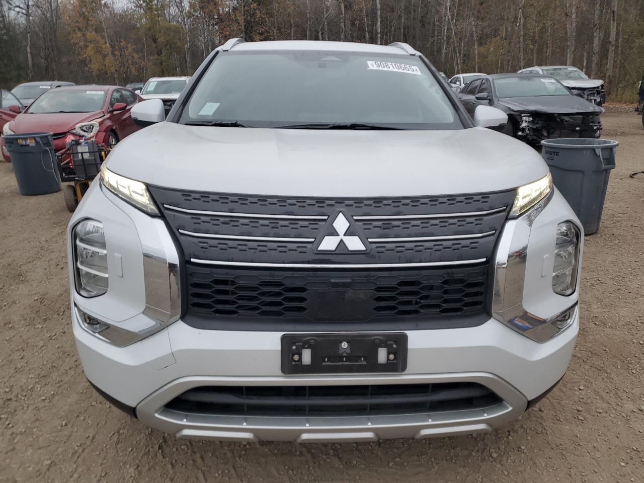 MITSUBISHI OUTLANDER SE