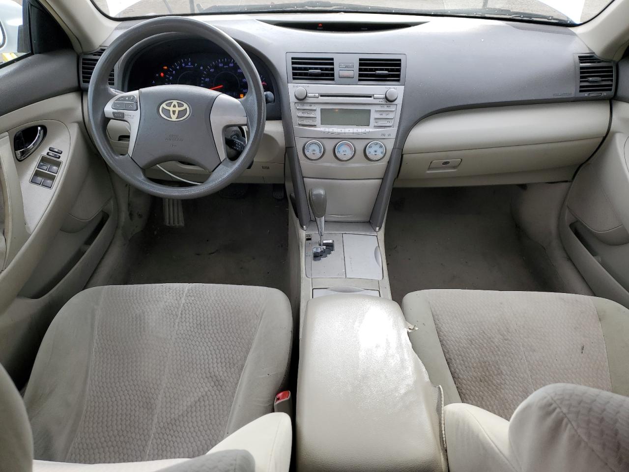 TOYOTA CAMRY BASE