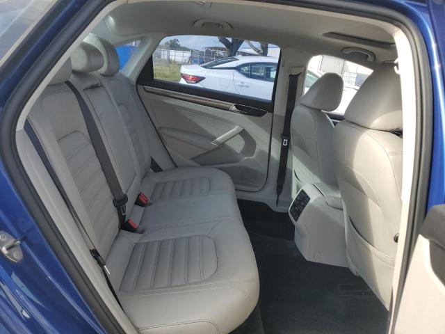 2017 VOLKSWAGEN PASSAT SEL 1VWCT7A36HC076139