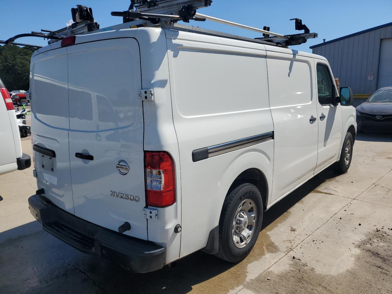 NISSAN NV2500 2500 S