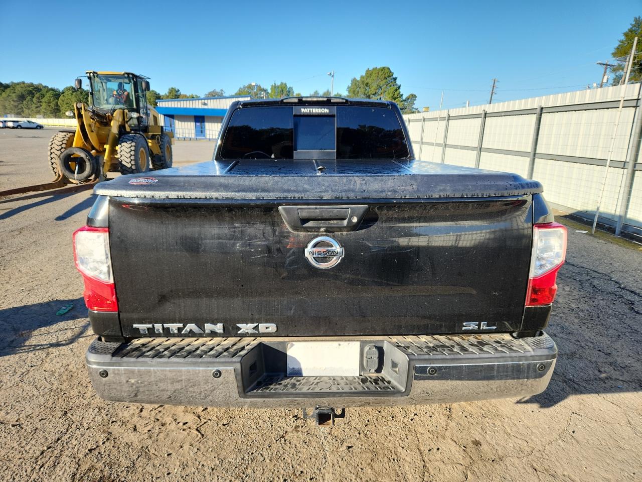 NISSAN TITAN SL