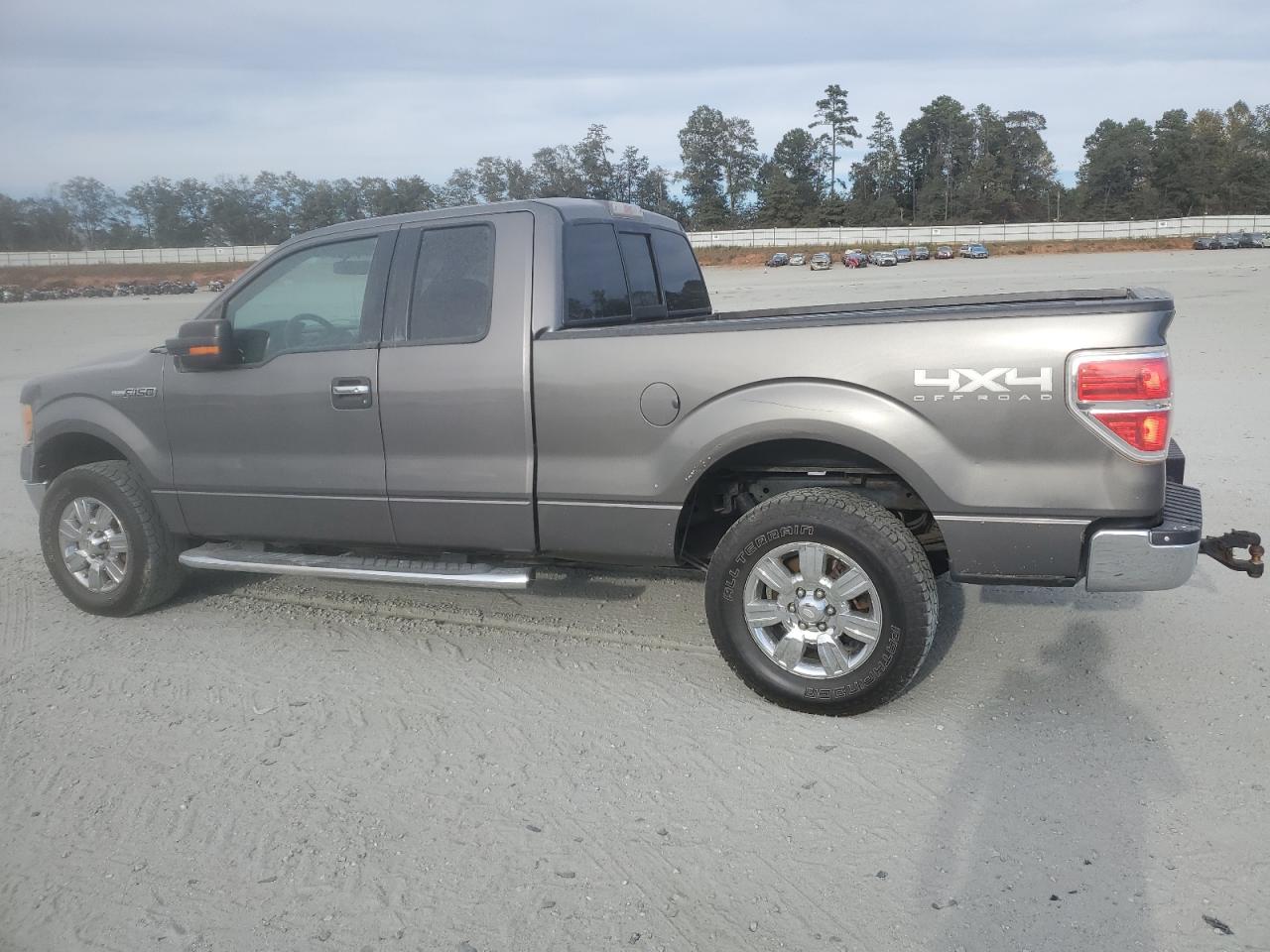 FORD F-150 SUPER CAB