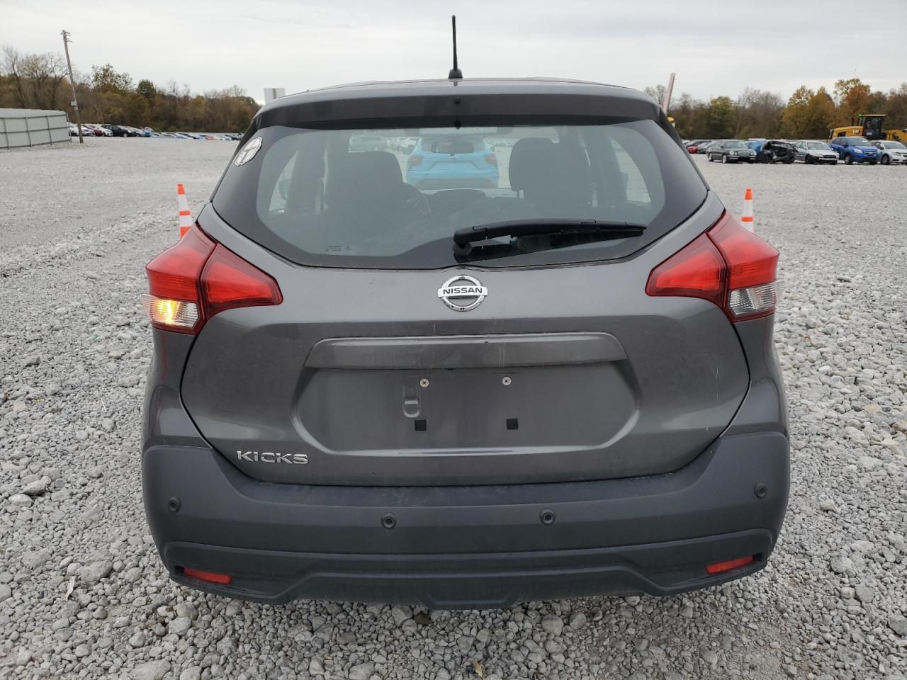 NISSAN KICKS S