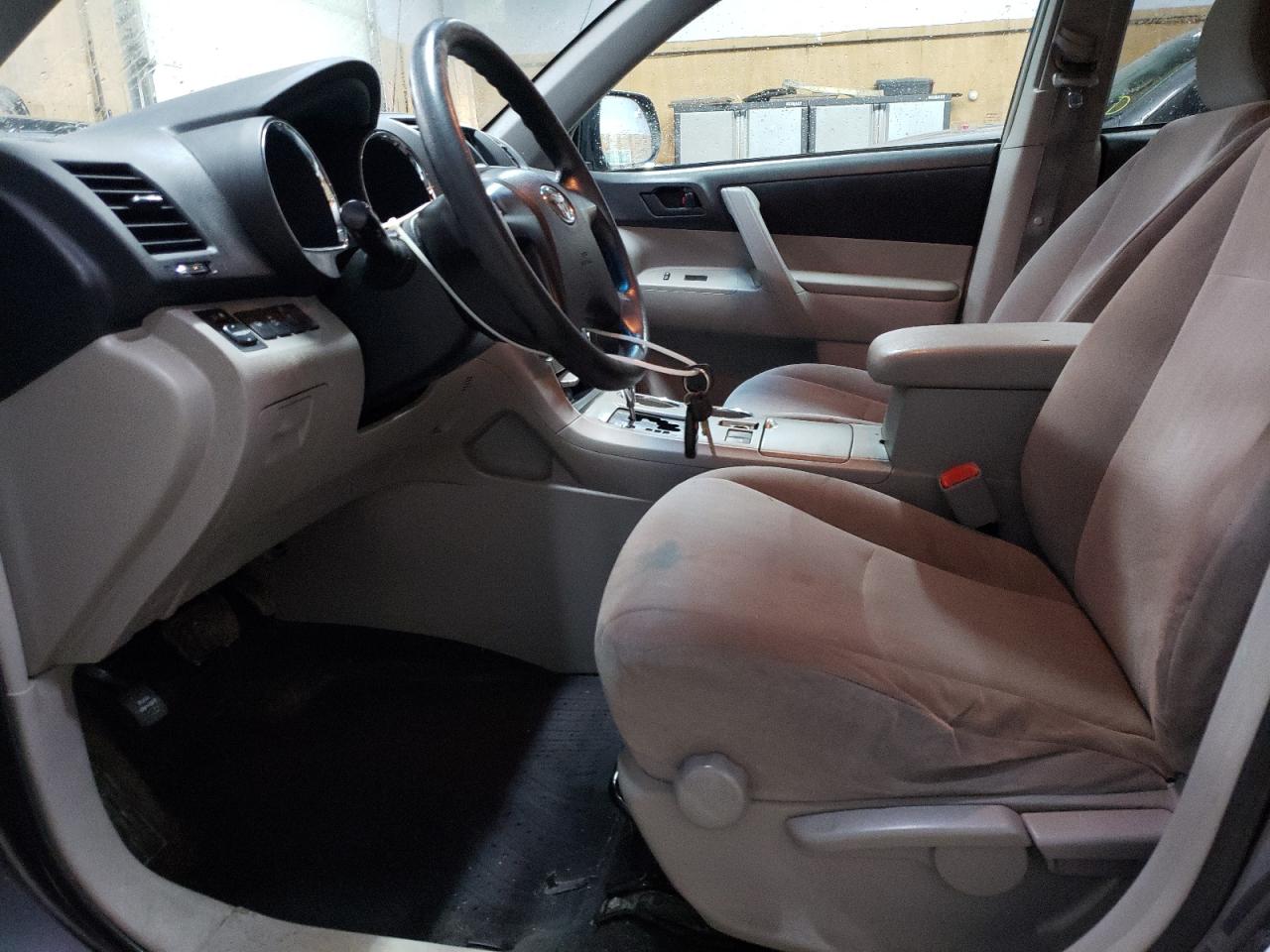 TOYOTA HIGHLANDER BASE