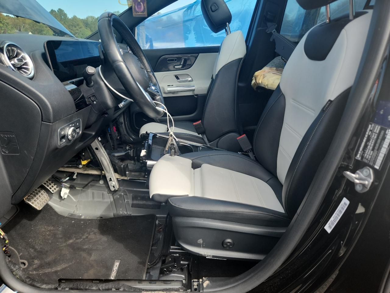 Lot #3305354332 2021 MERCEDES-BENZ GLA 250 4M