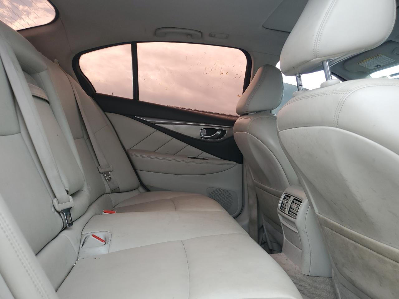 INFINITI Q50 BASE