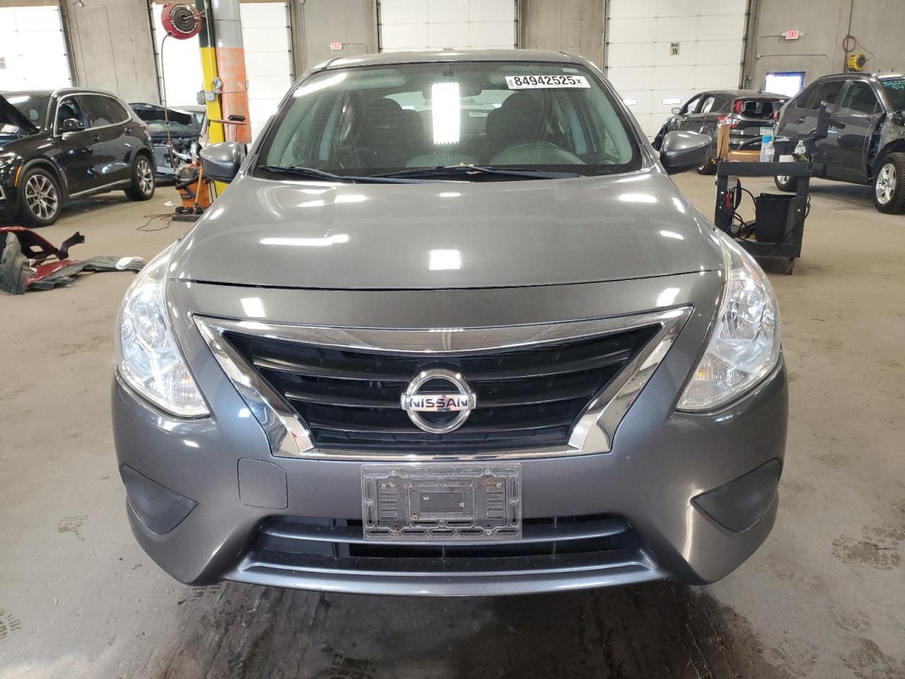 NISSAN VERSA S