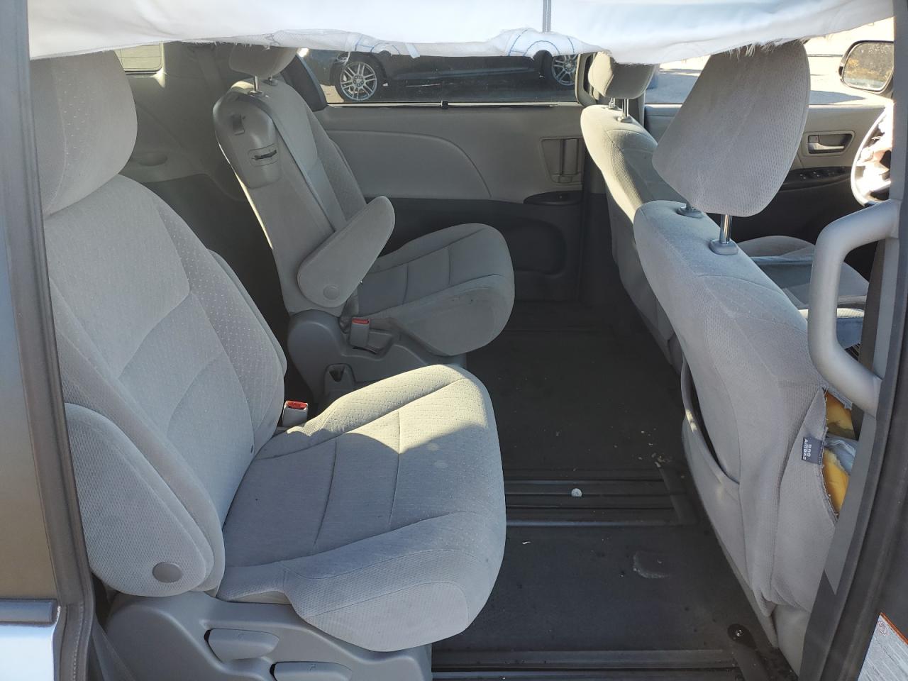 Lot #3302948620 2018 TOYOTA SIENNA LE