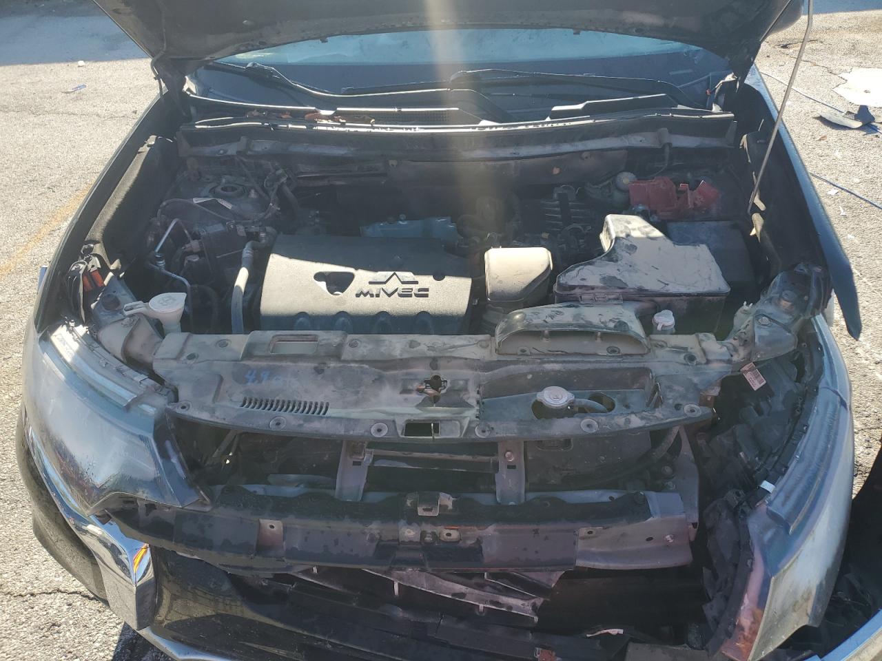 MITSUBISHI OUTLANDER ES